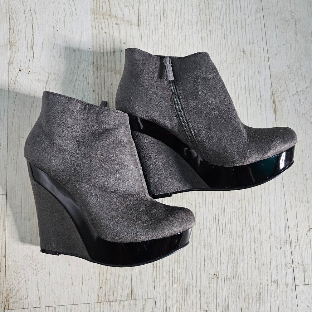 Michael Antonio Studio Gala Grey Wedge Ankle Boots 7